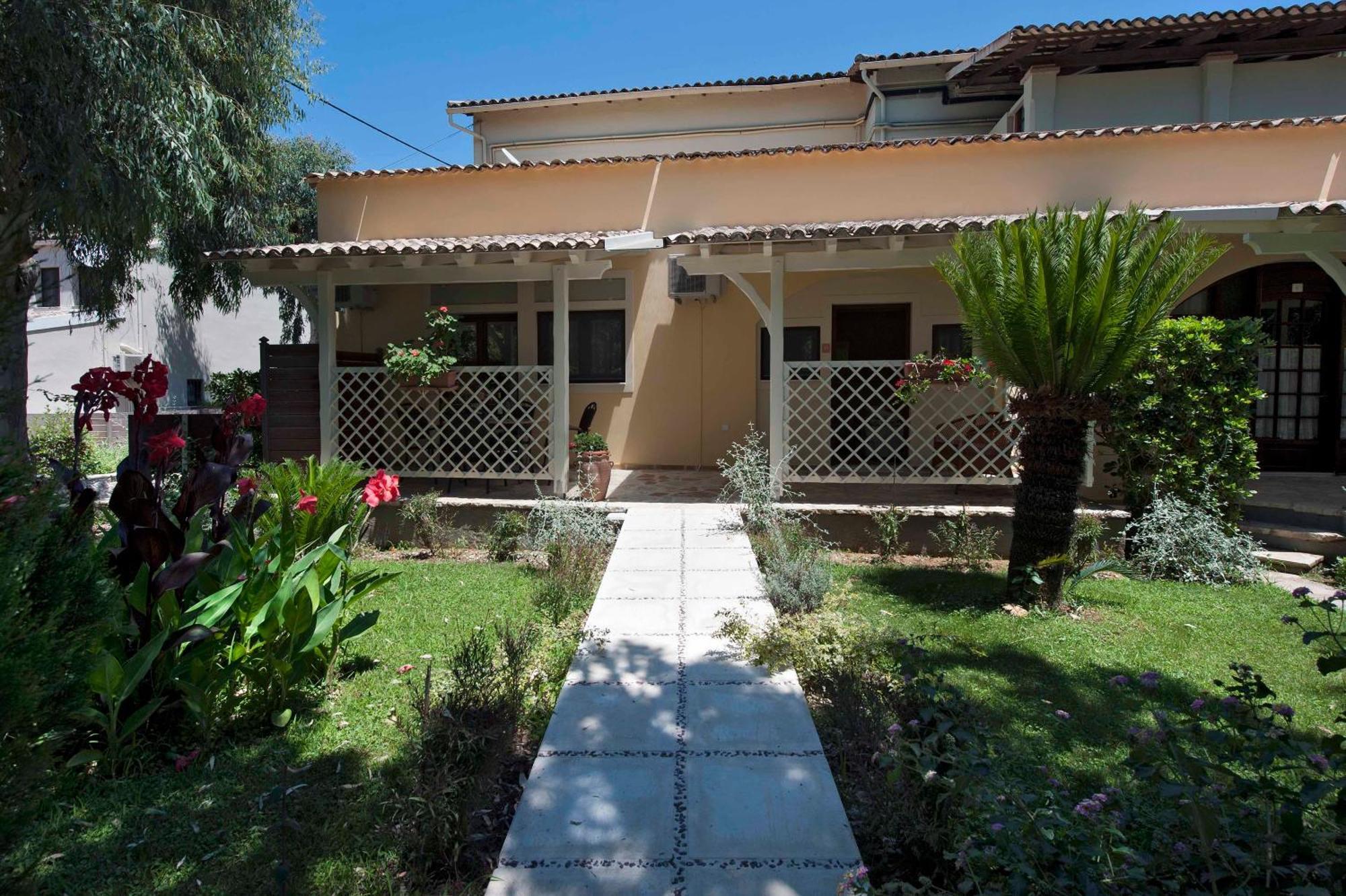 Spiti Prifti Apartments Gouviá Exterior foto