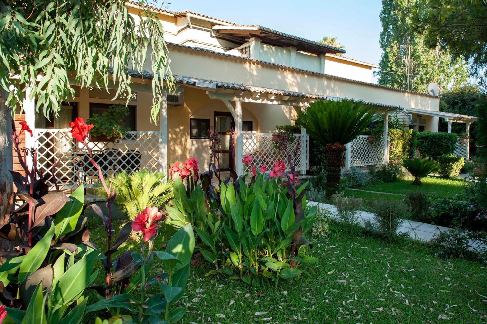 Spiti Prifti Apartments Gouviá Exterior foto